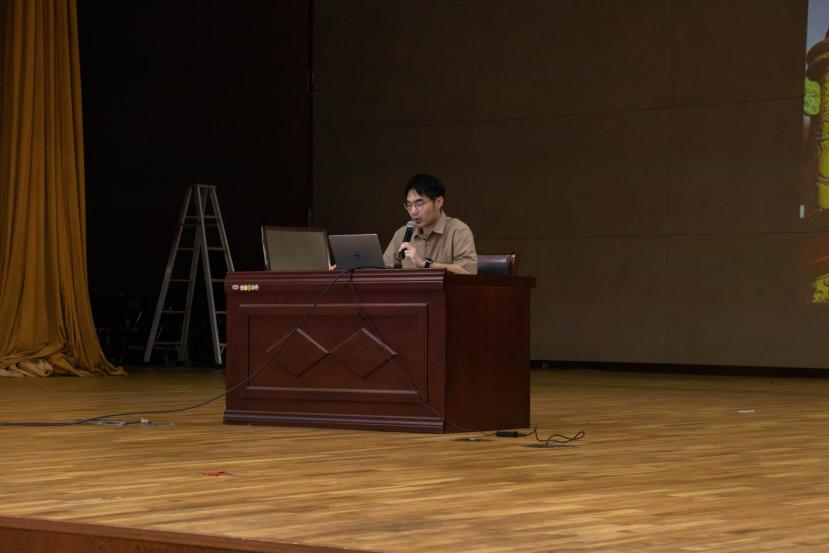 经济管理系开展2025级新生入...