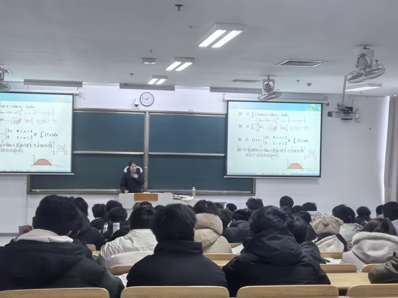 机械与材料工程系开展课堂巡查活...