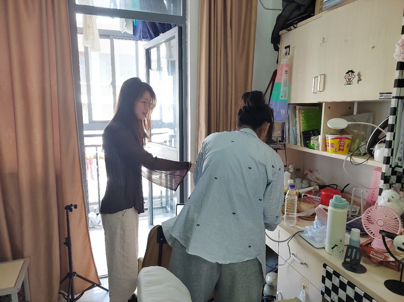 深入宿舍一线 守护学生心灵——...