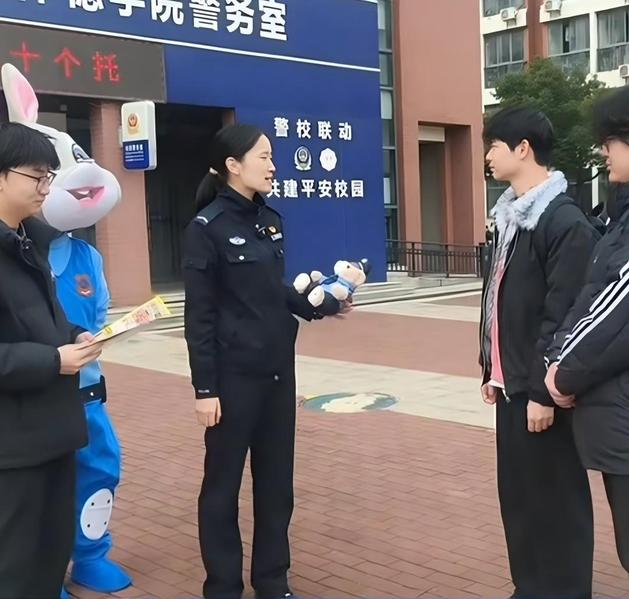 会计系学子反诈宣传显身手，警方...