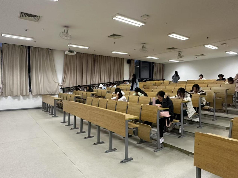 会计系举办五四青年节知识竞赛